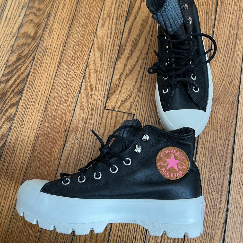 lightly worn converse booties